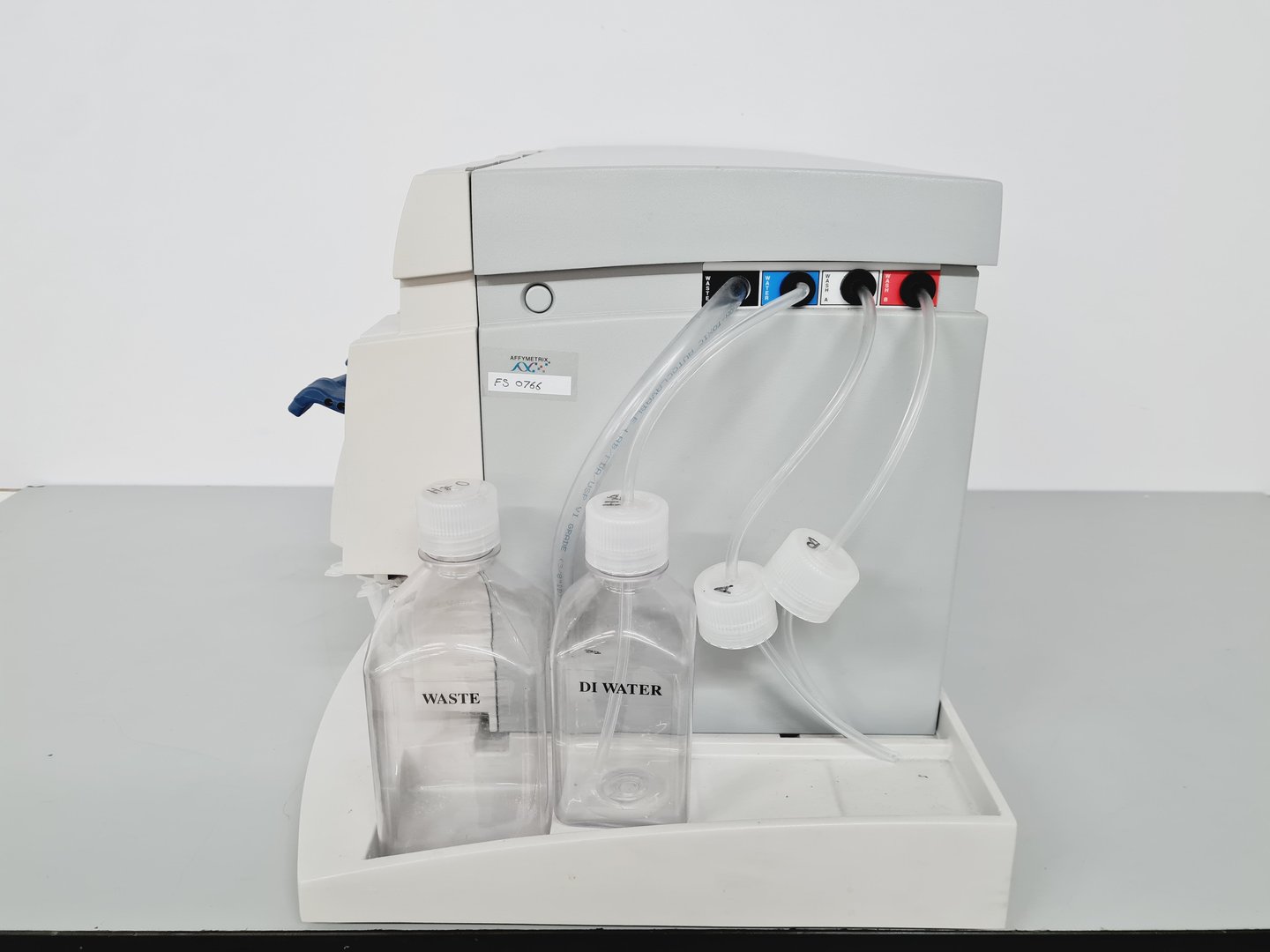 Image of Affymetrix GeneChip Scanner 3000 System with Affymetrix Fluidics Station 450 Lab