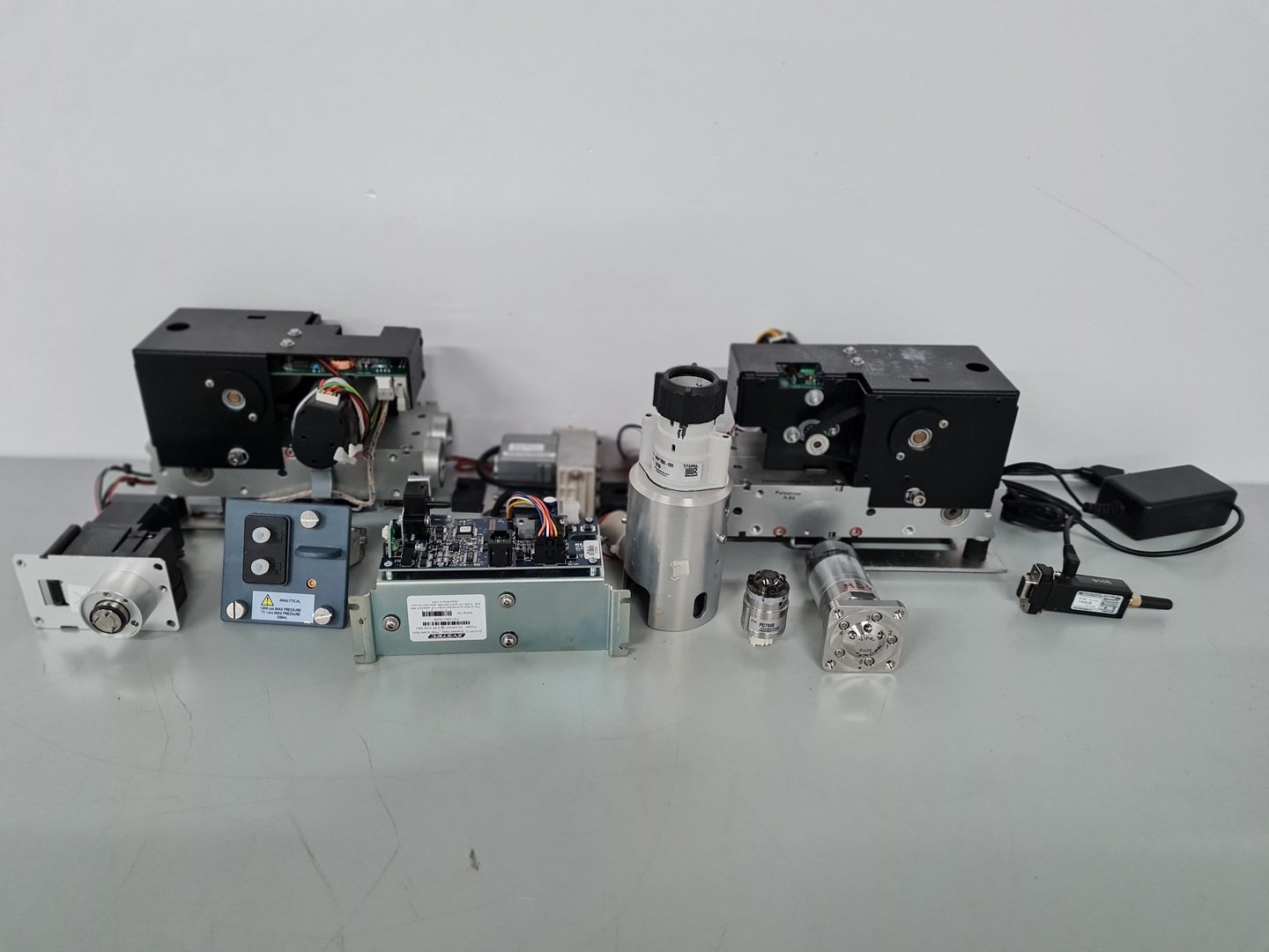 Image of Job Lot of Assorted Agilent HPLC System Parts Lab