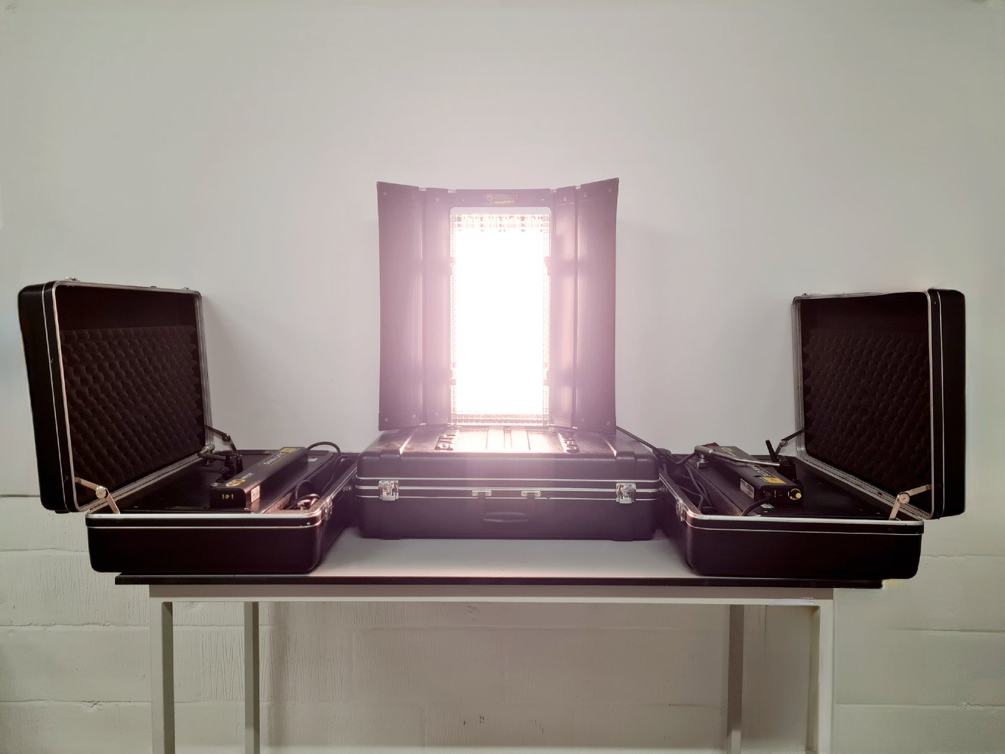 Image of 3 x Kino Flo Diva Lite Model 400 Lighting Systems