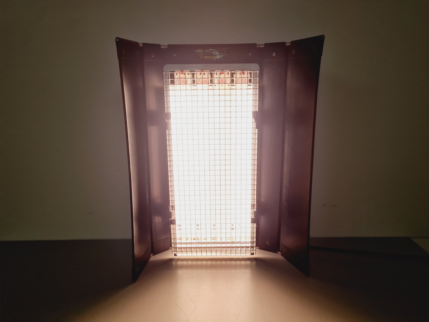 Image of 3 x Kino Flo Diva Lite Model 400 Lighting Systems