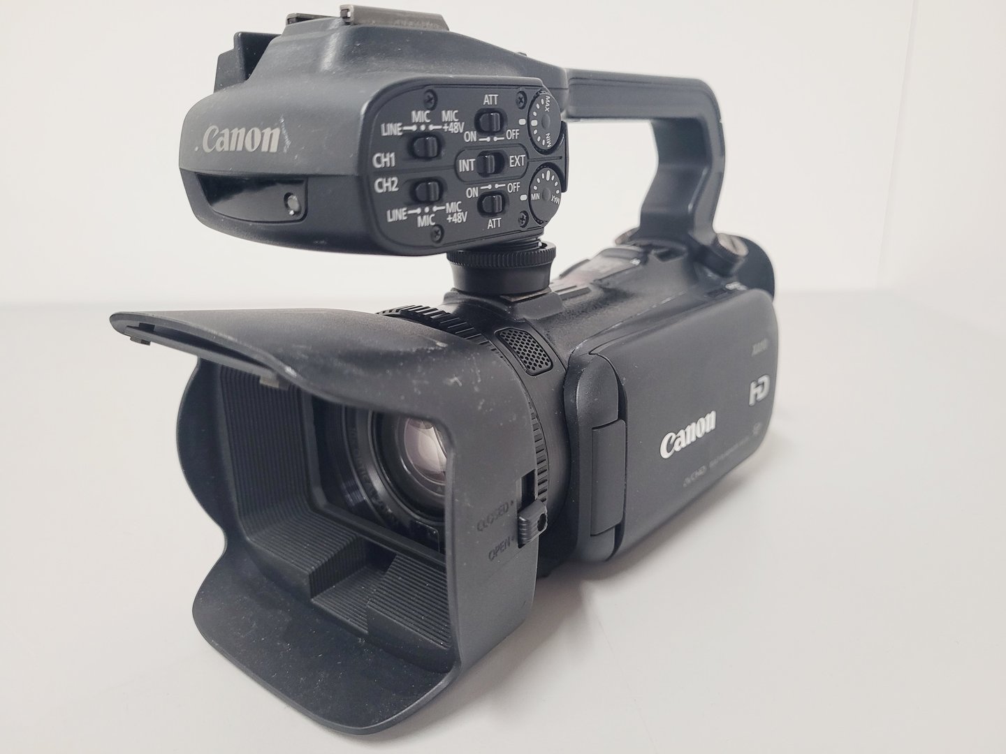Image of Lot of 13 Canon XA10 Compact Full HD Camcorders + Batteries Chargers & Bags