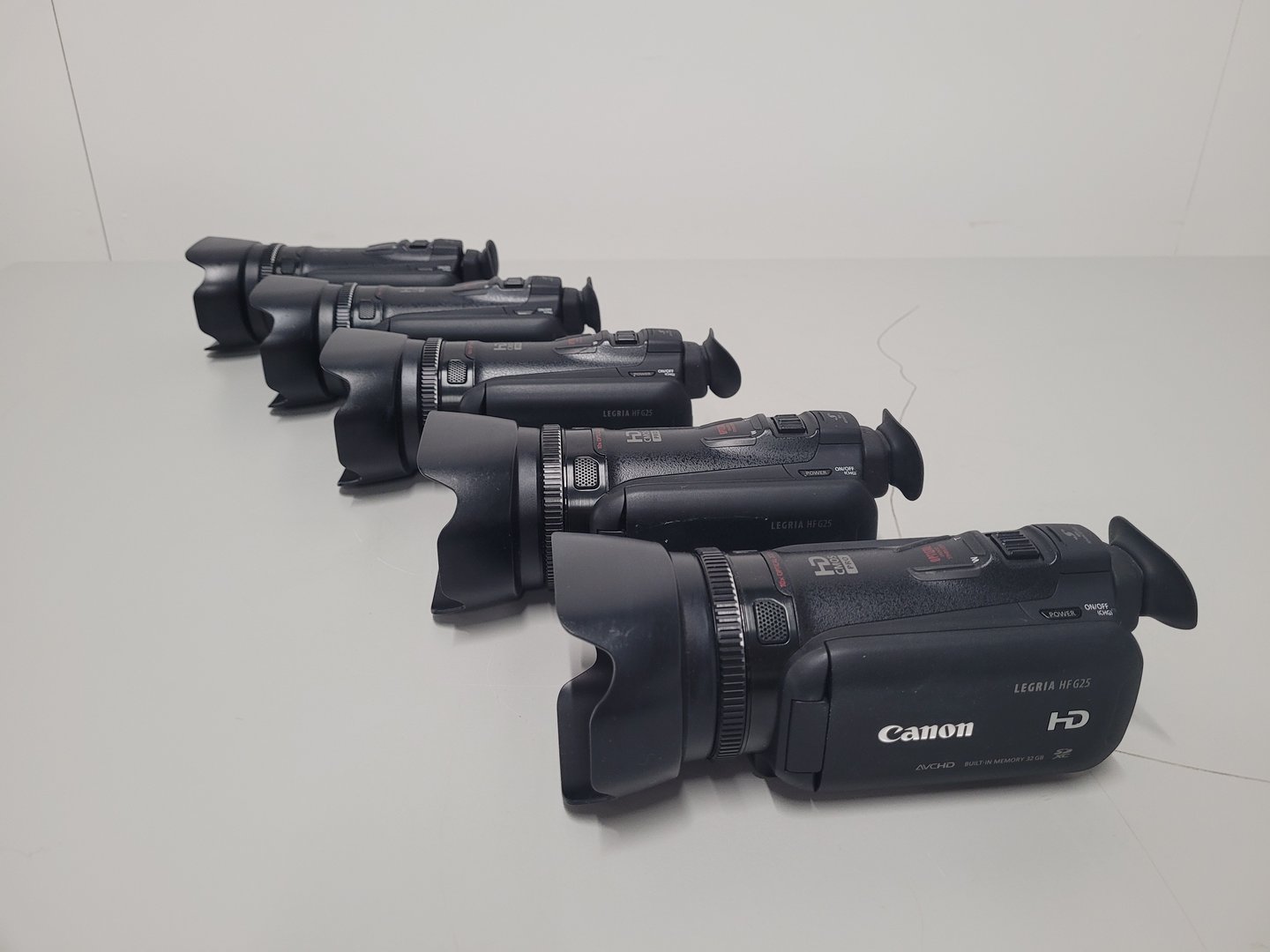Image of  Lot of 5 Canon Legria HF G25 HD Camcorders + Power Adapter Chargers, Carry Bag