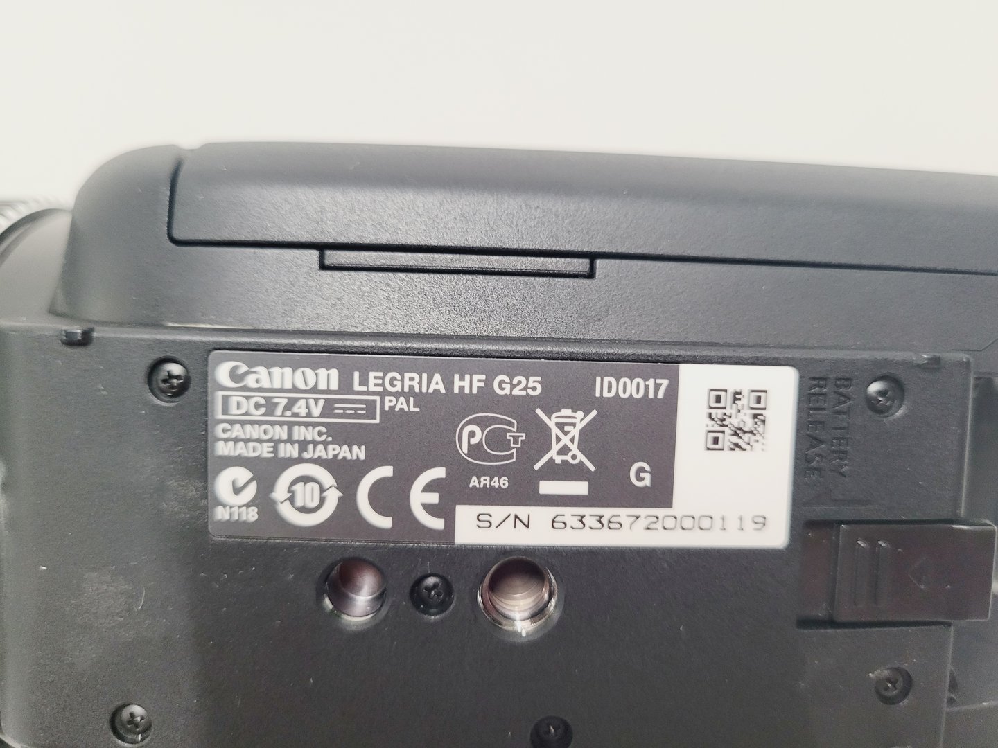 Image of  Lot of 5 Canon Legria HF G25 HD Camcorders + Power Adapter Chargers, Carry Bag