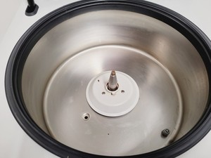 Thumbnail image of Eppendorf 5810R Refrigerated Benchtop Centrifuge with Rotor and Buckets