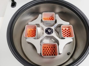 Thumbnail image of Eppendorf 5810R Refrigerated Benchtop Centrifuge with Rotor and Buckets