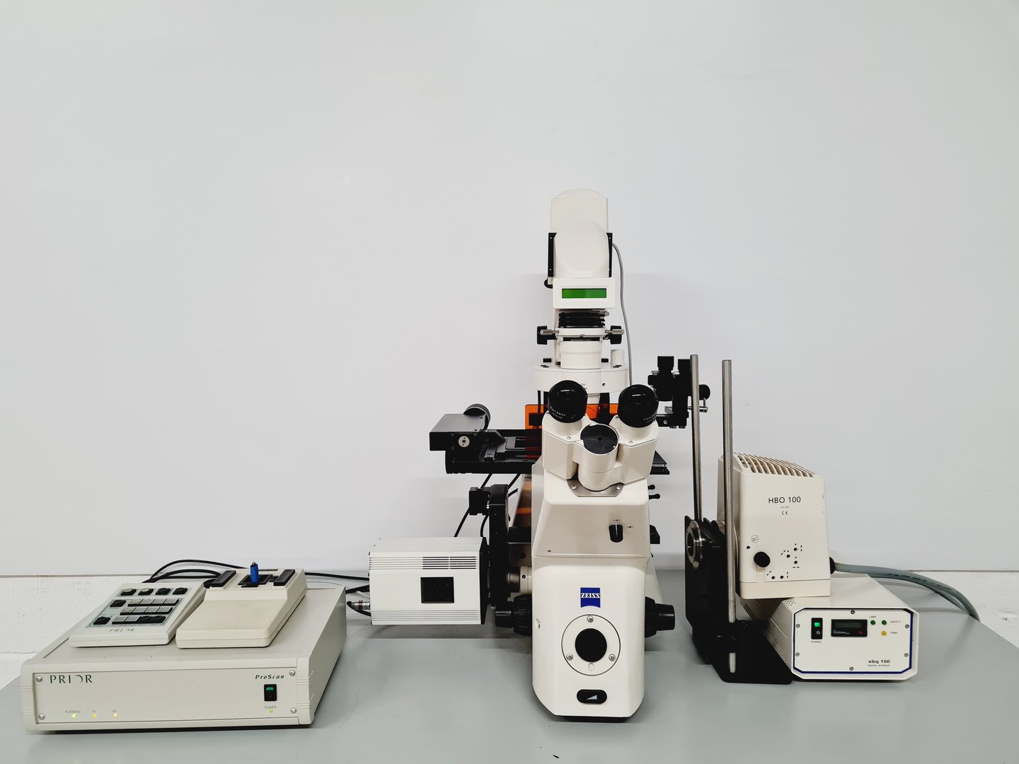 Image of Zeiss AxioVert 200M Inverted Fluorescence Microscope