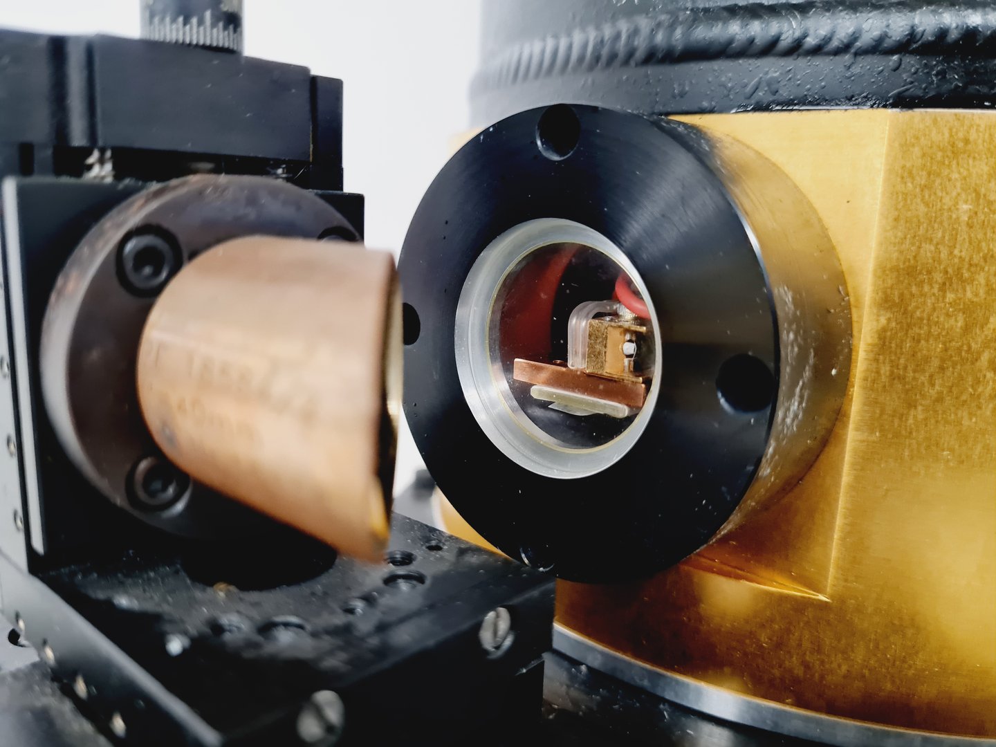 Image of Mutek Infrared Laser System - TLS 150, 0LS150,  KMPV50-0.5-J2 Lab