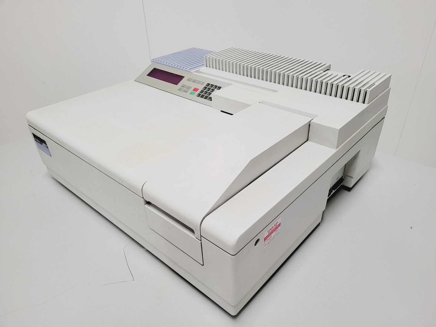 Image of Perkin Elmer UV/VIS Lambda 40 Spectrometer Lab