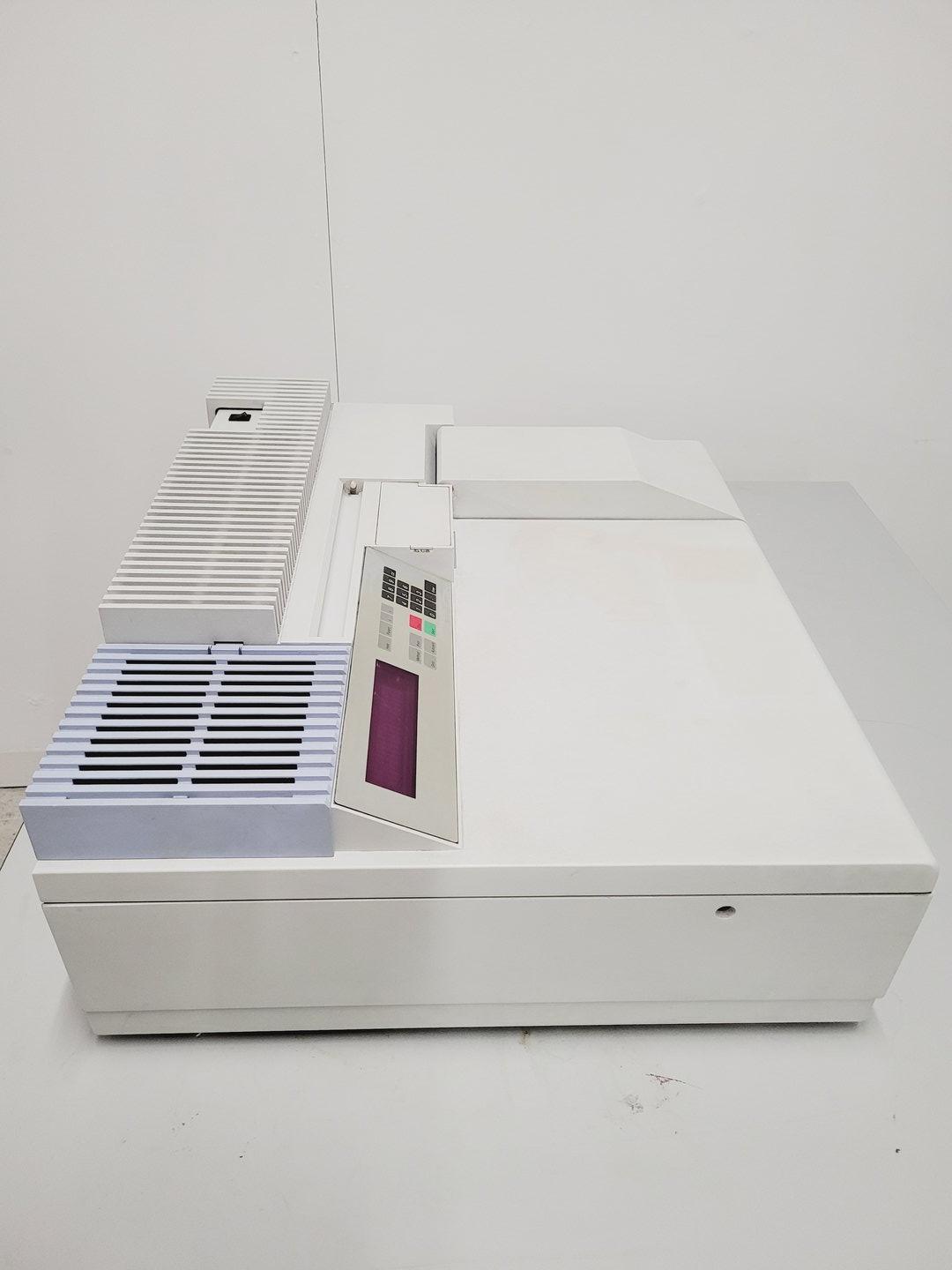 Image of Perkin Elmer UV/VIS Lambda 40 Spectrometer Lab