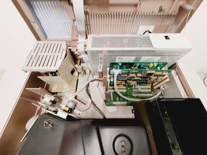 Thumbnail image of Perkin Elmer UV/VIS Lambda 40 Spectrometer Lab