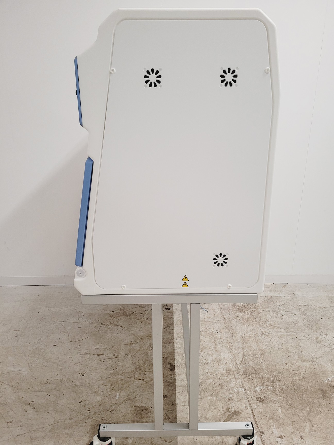 Image of Baker Ruskinn Invivo2 i500 Hypoxia Glovebox Workstation on Trolley Lab