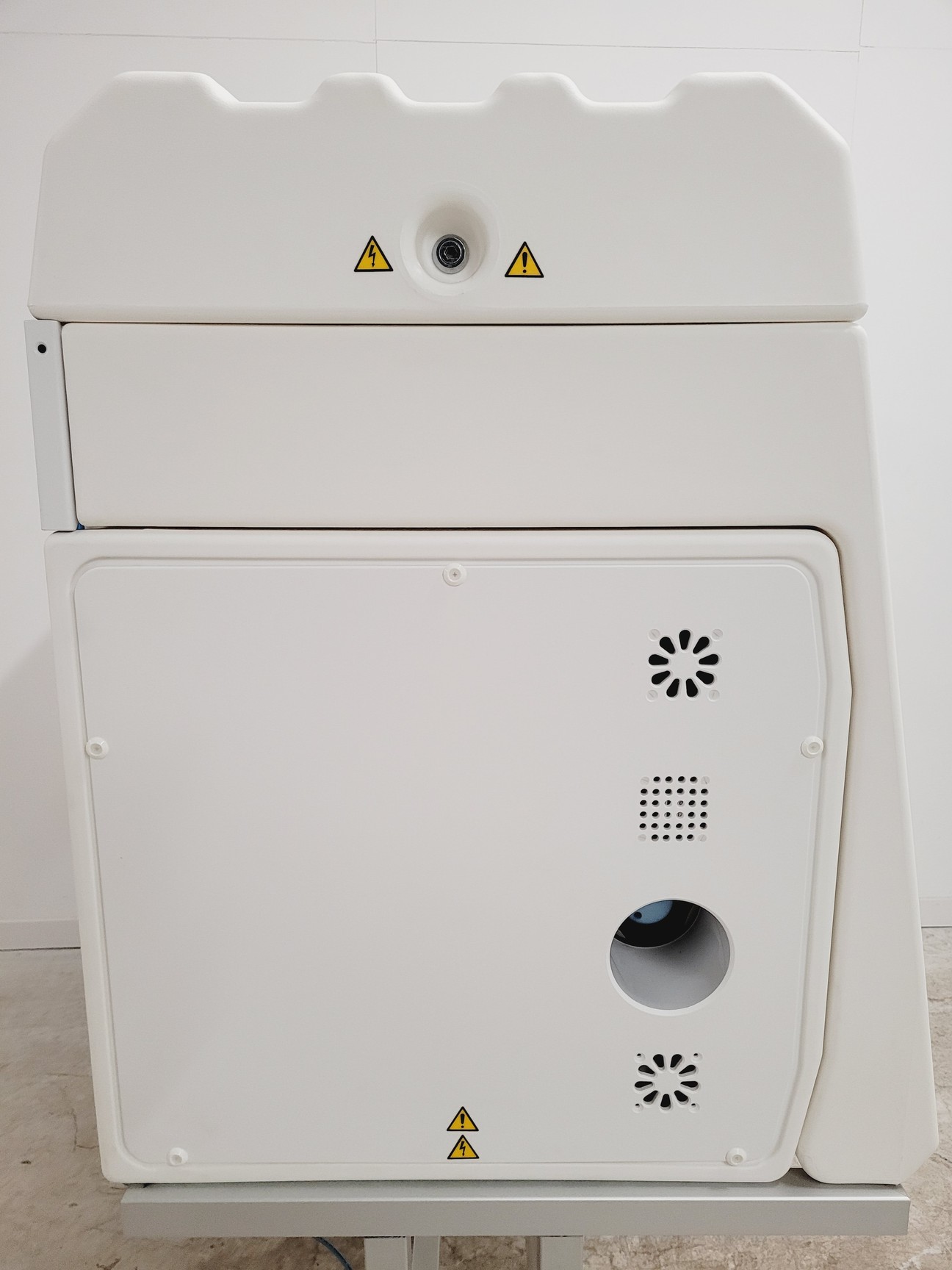 Image of Baker Ruskinn Invivo2 i500 Hypoxia Glovebox Workstation on Trolley Lab