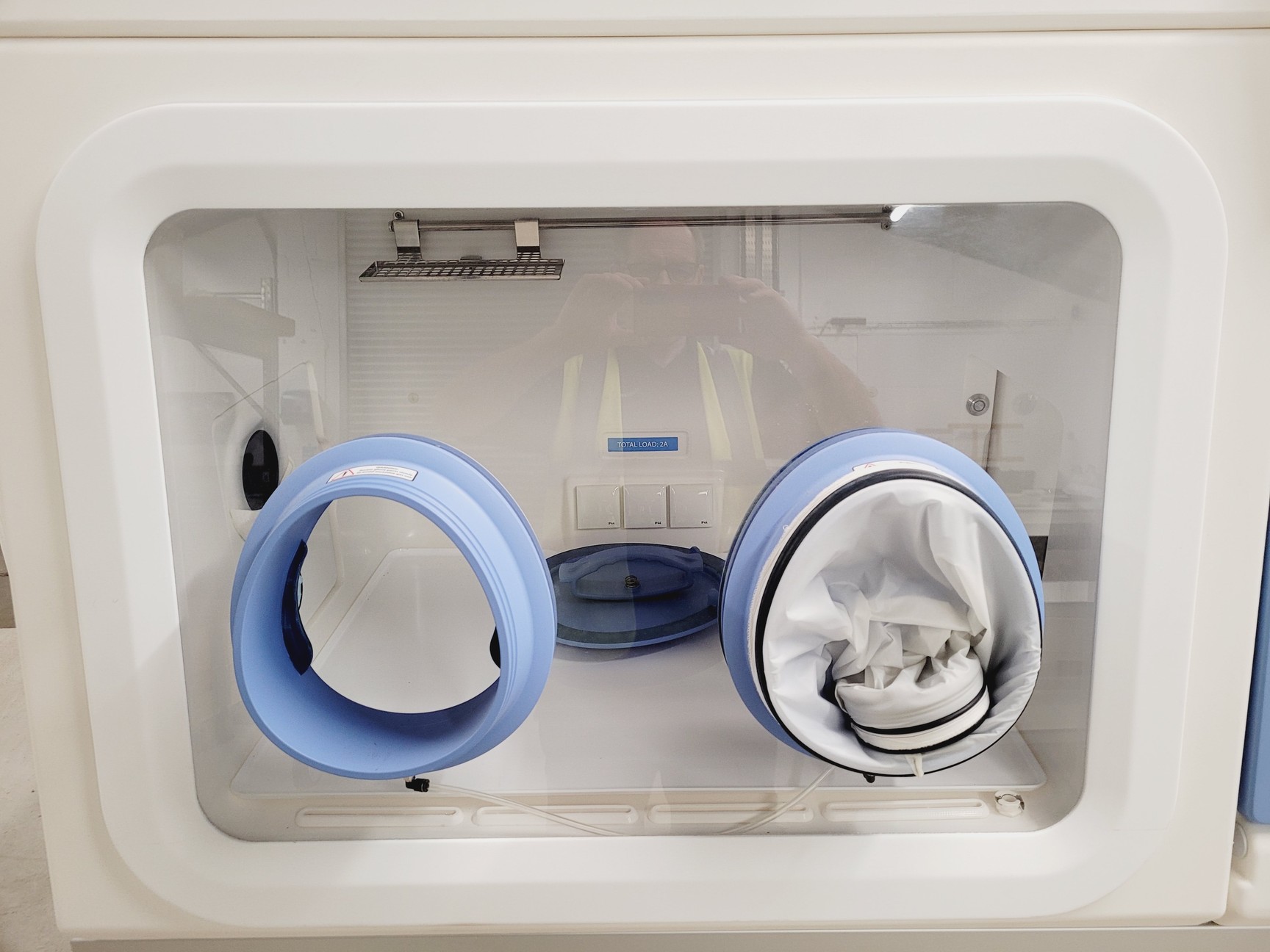 Image of Baker Ruskinn Invivo2 i500 Hypoxia Glovebox Workstation on Trolley Lab