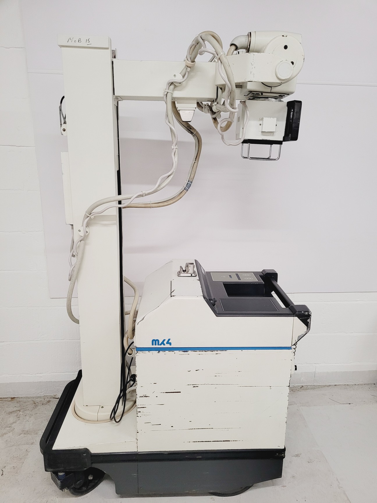 Image of GE AMX-4 Portable X-Ray Machine Lab