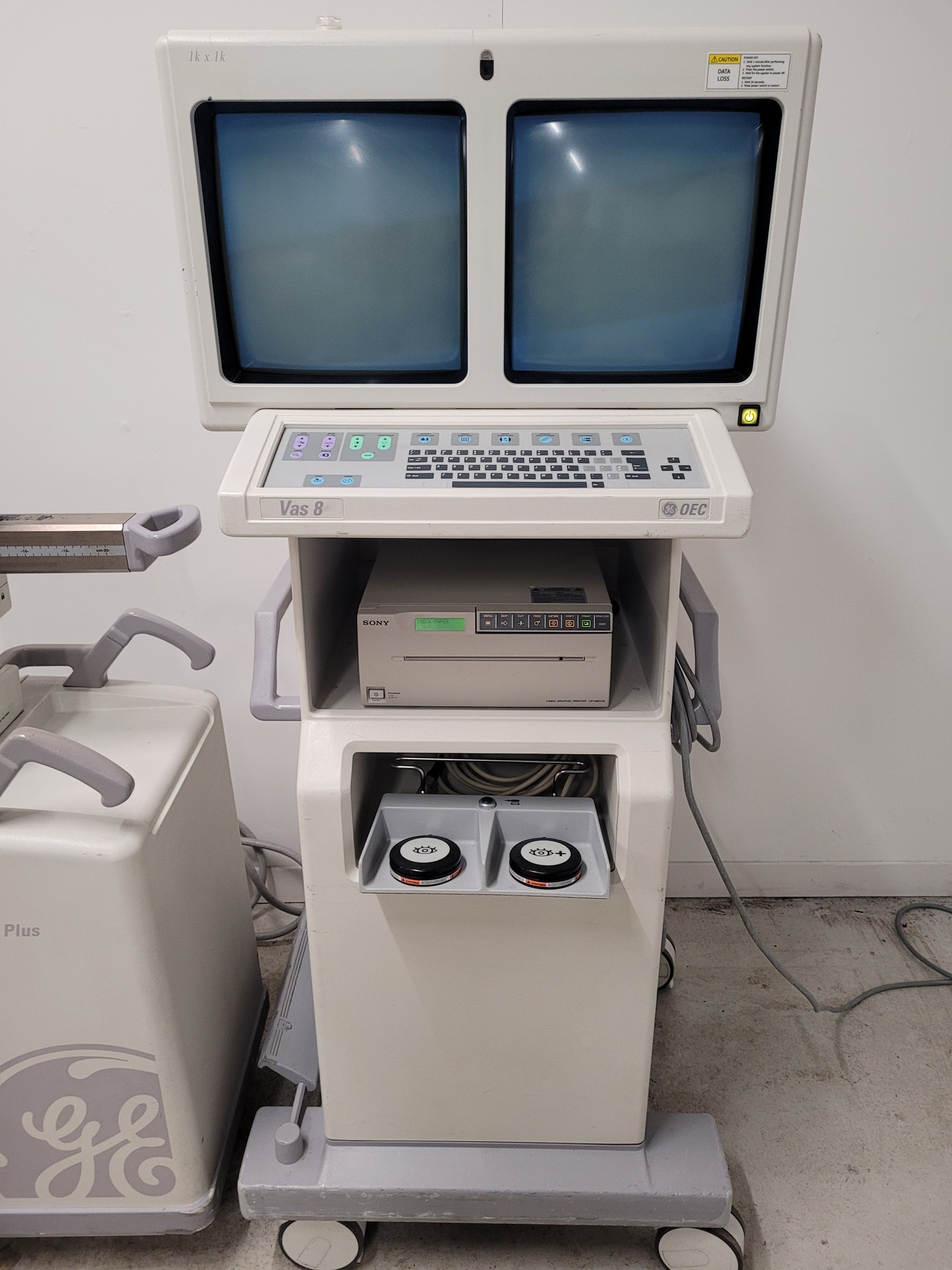 Image of GE OEC 9800 Plus C-arm X-ray Unit with 1K x 1K Imaging System Lab