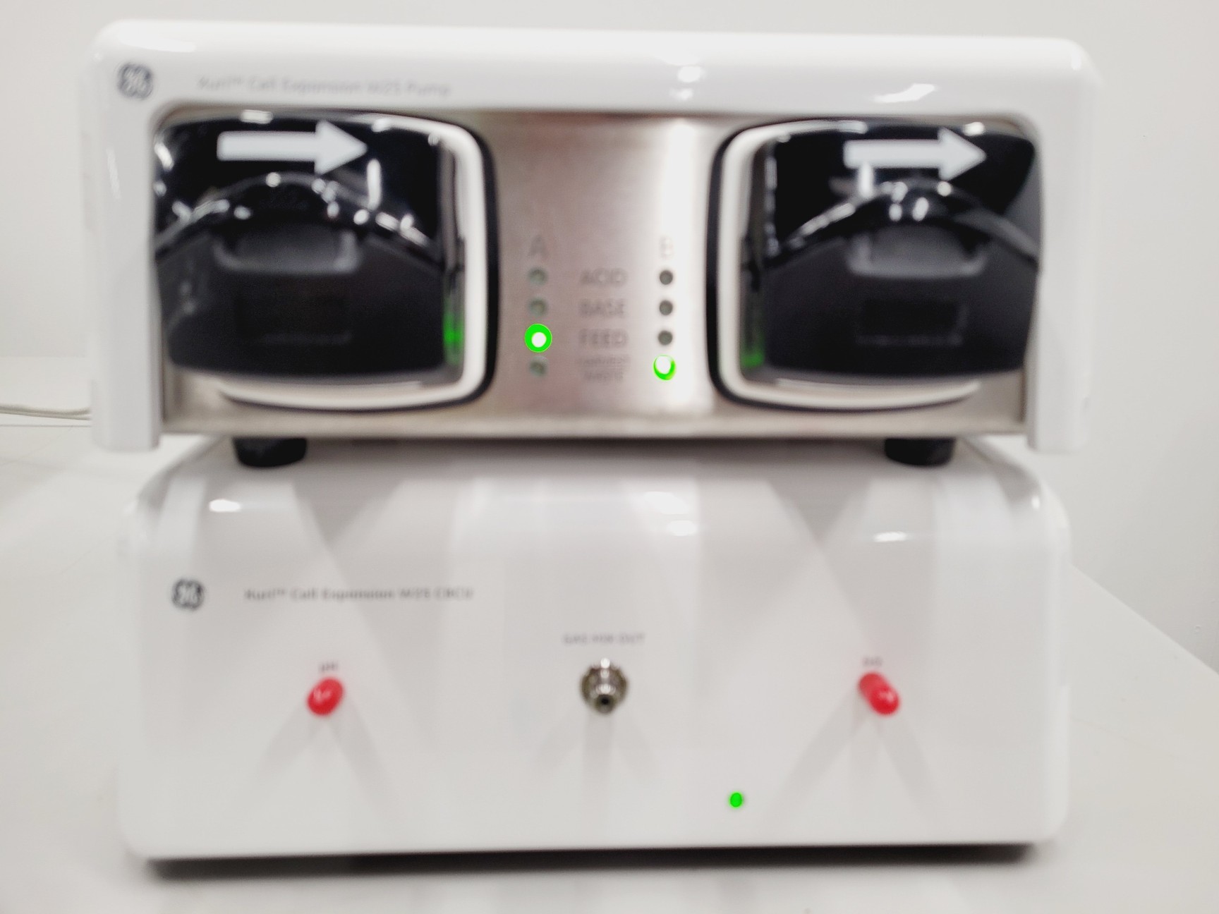 Image of GE Healthcare / Cytiva Xuri Cell Expansion System W25 Lab