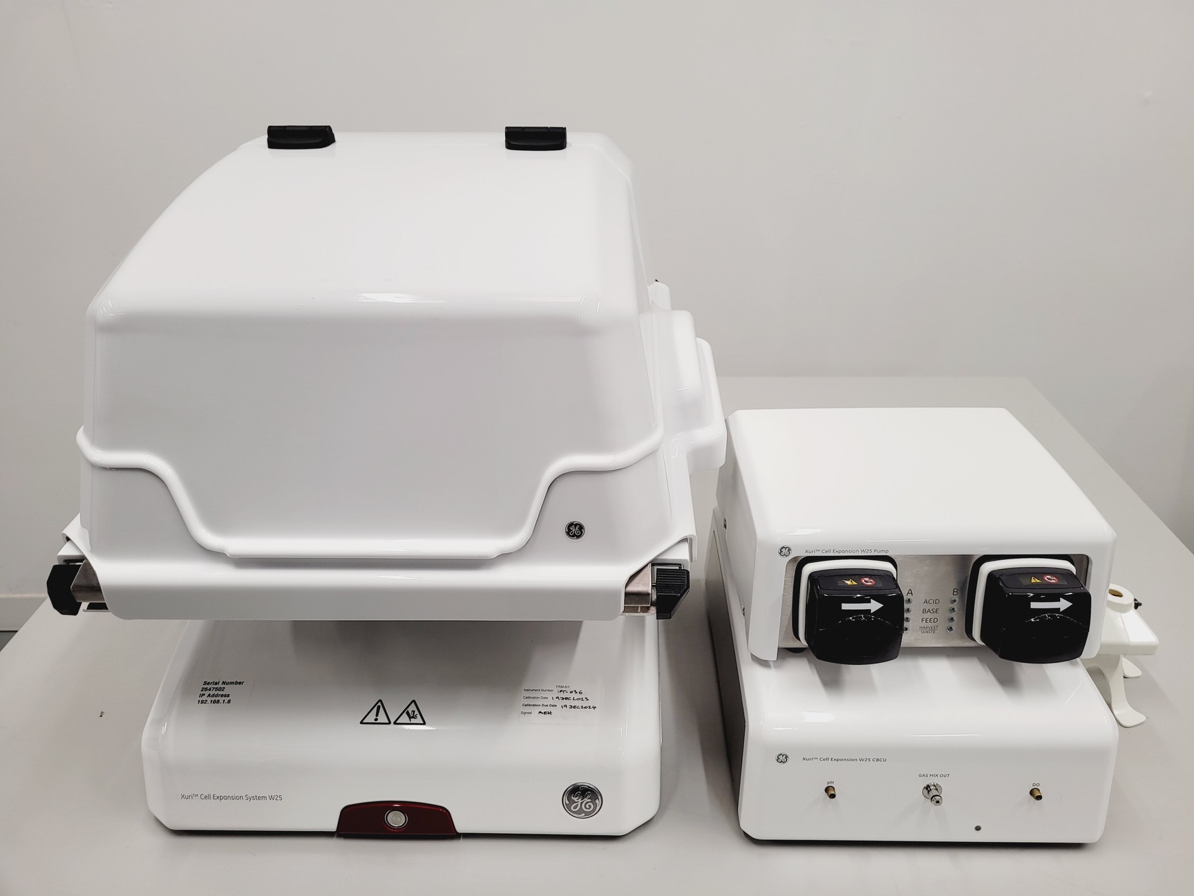 Image of GE Healthcare / Cytiva Model Xuri Cell Expansion System W25 Lab