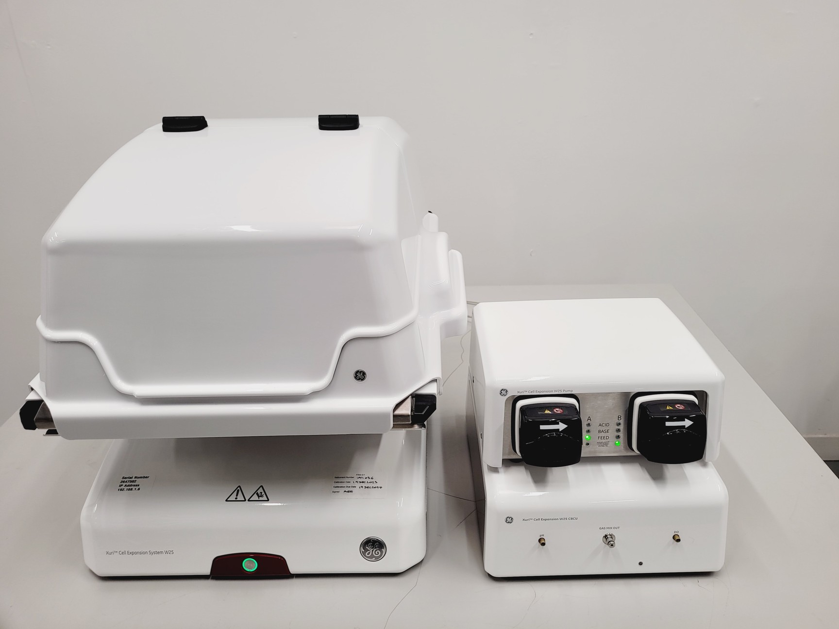 Image of GE Healthcare / Cytiva Model Xuri Cell Expansion System W25 Lab