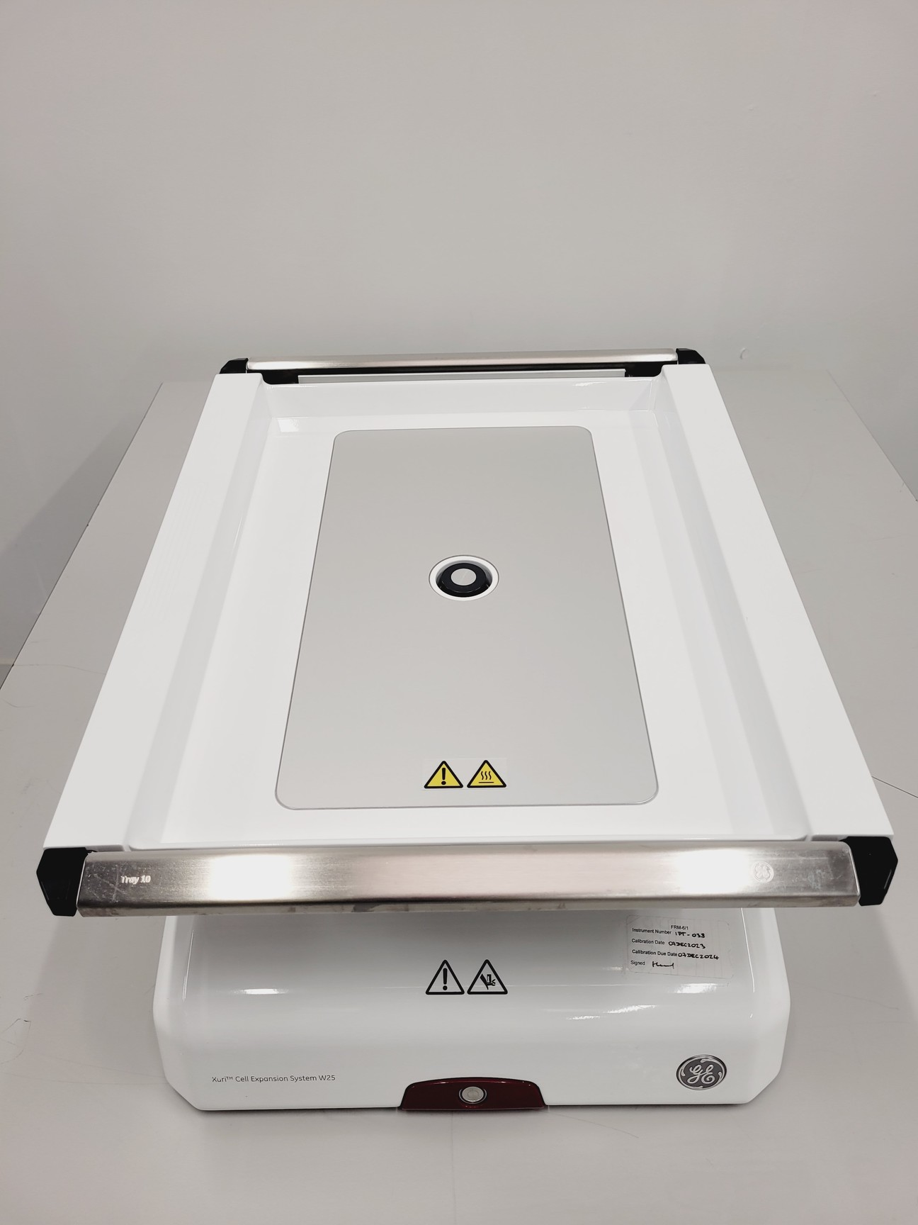 Image of GE Healthcare / Cytiva Xuri Cell Expansion System Model W25 Lab