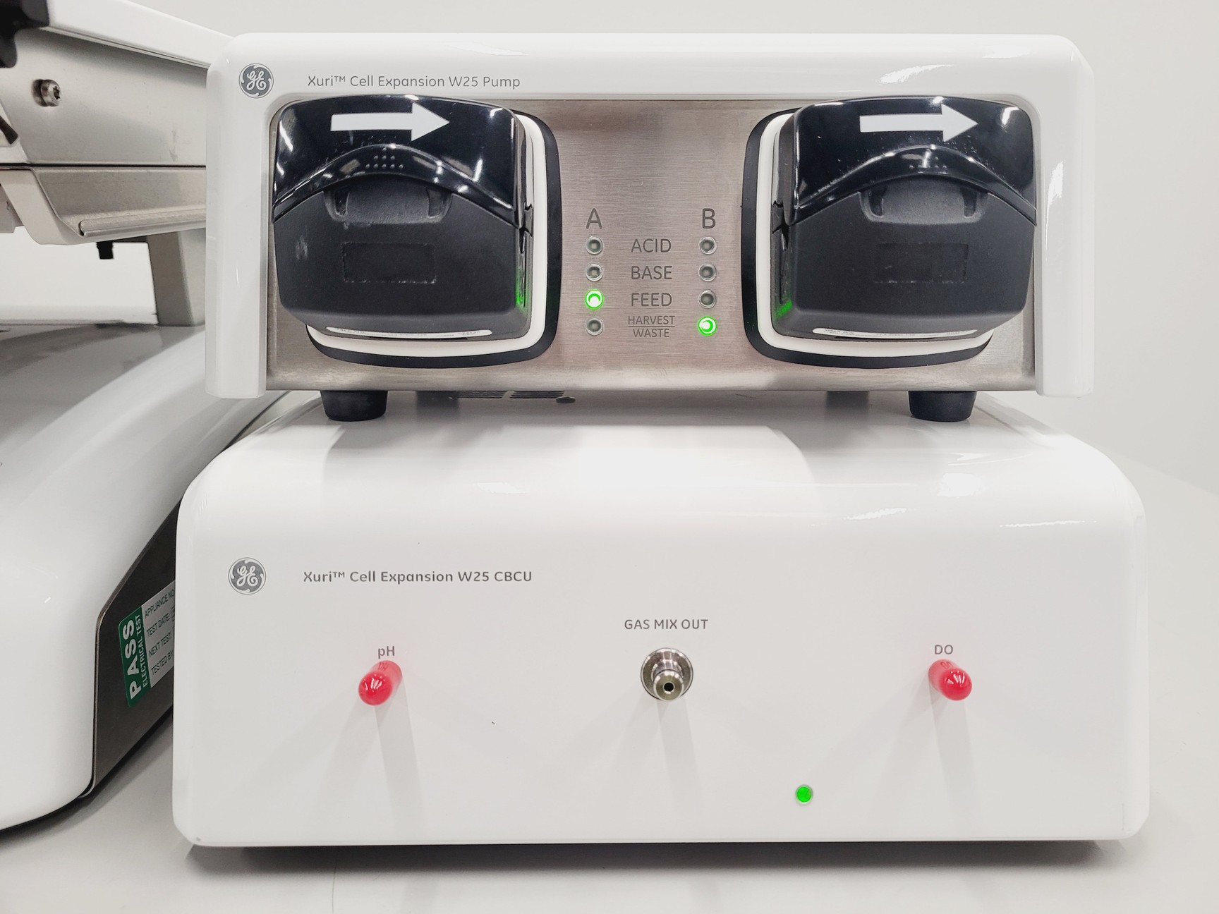 Image of GE Healthcare / Cytiva Xuri Cell Expansion System Model W25 Lab