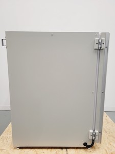 Thumbnail image of PHCBI CO2 Incubator Model MCO-170AICD-PE With Shelving And Tray Lab