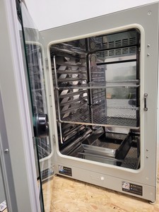 Thumbnail image of PHCBI CO2 Incubator Model MCO-170AICD-PE With Shelving And Tray Lab