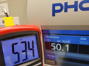 Thumbnail image of PHCBI CO2 Incubator Model Type MCO-170AICD-PE With Shelving And Tray Lab