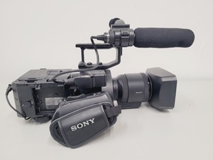 Thumbnail image of Sony NEX FS700R Exmor Super 35 CMOS Sensor Camcorder Kit Slow Motion Lab