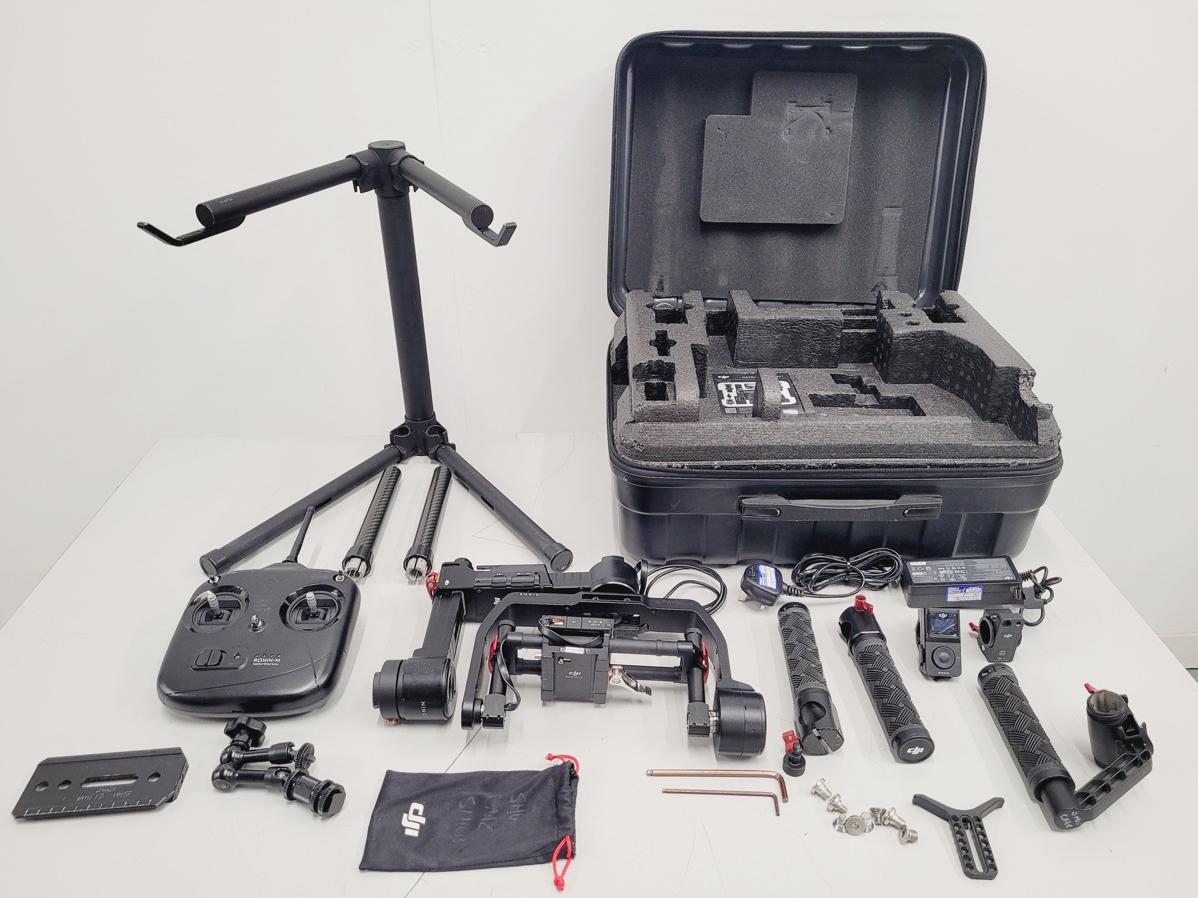 Image of DJI Ronin M RM-6 Professional Handheld Camera 3-Axis Gimbal Stabilisation System