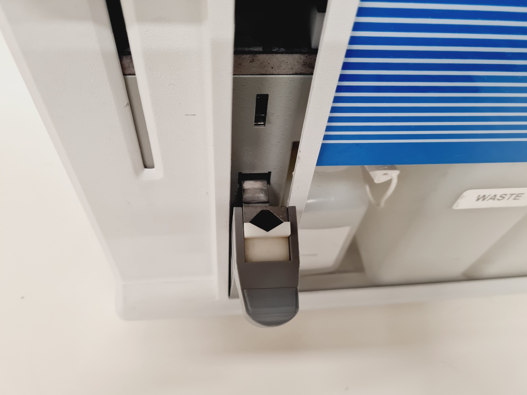 Image of YSI 2300 STAT Plus Lactate Glucose Analyzer 2300D Lab