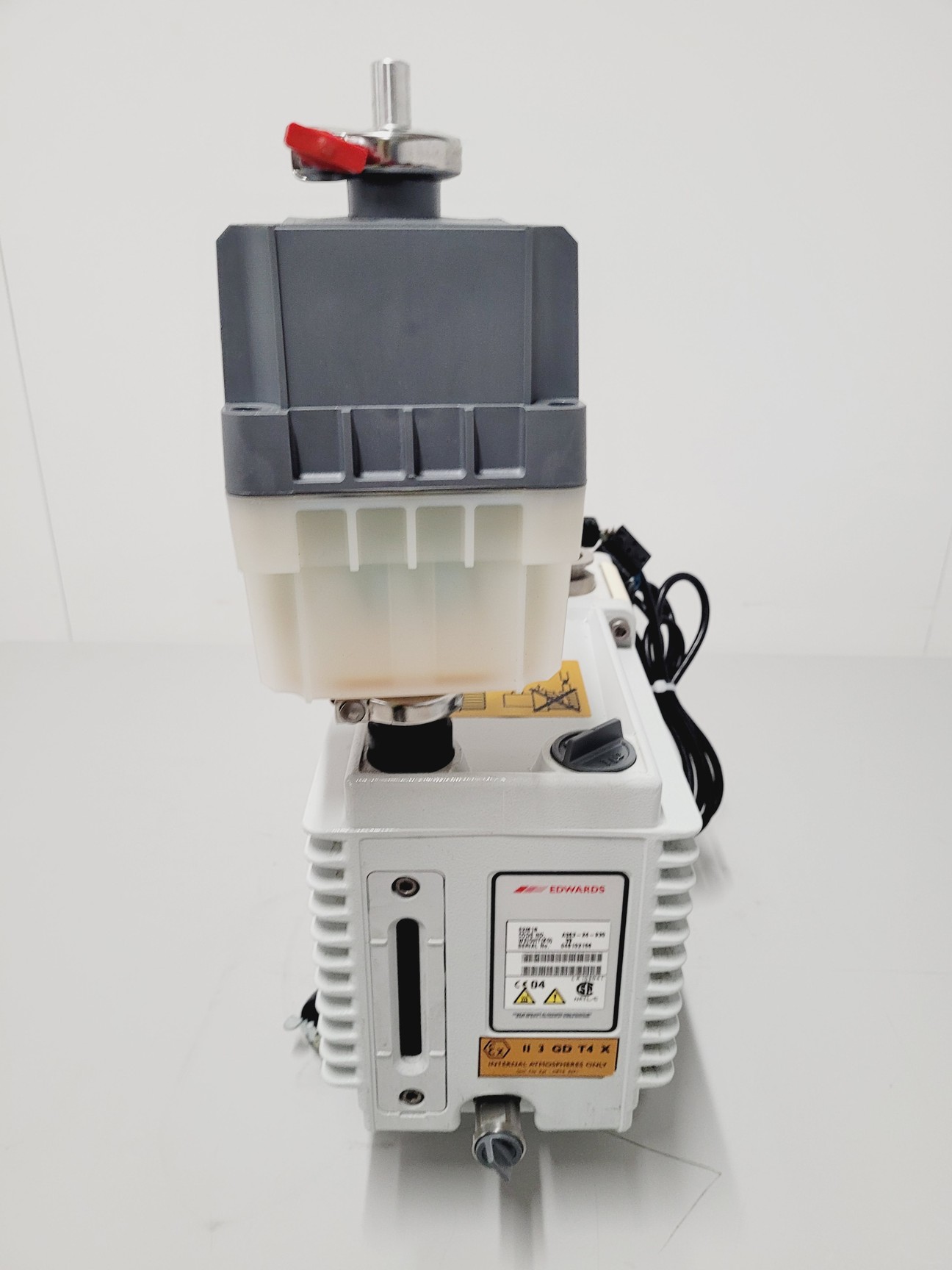Image of Edwards 18 Vacuum Pump Model E2M18 With Oil Mist Filter