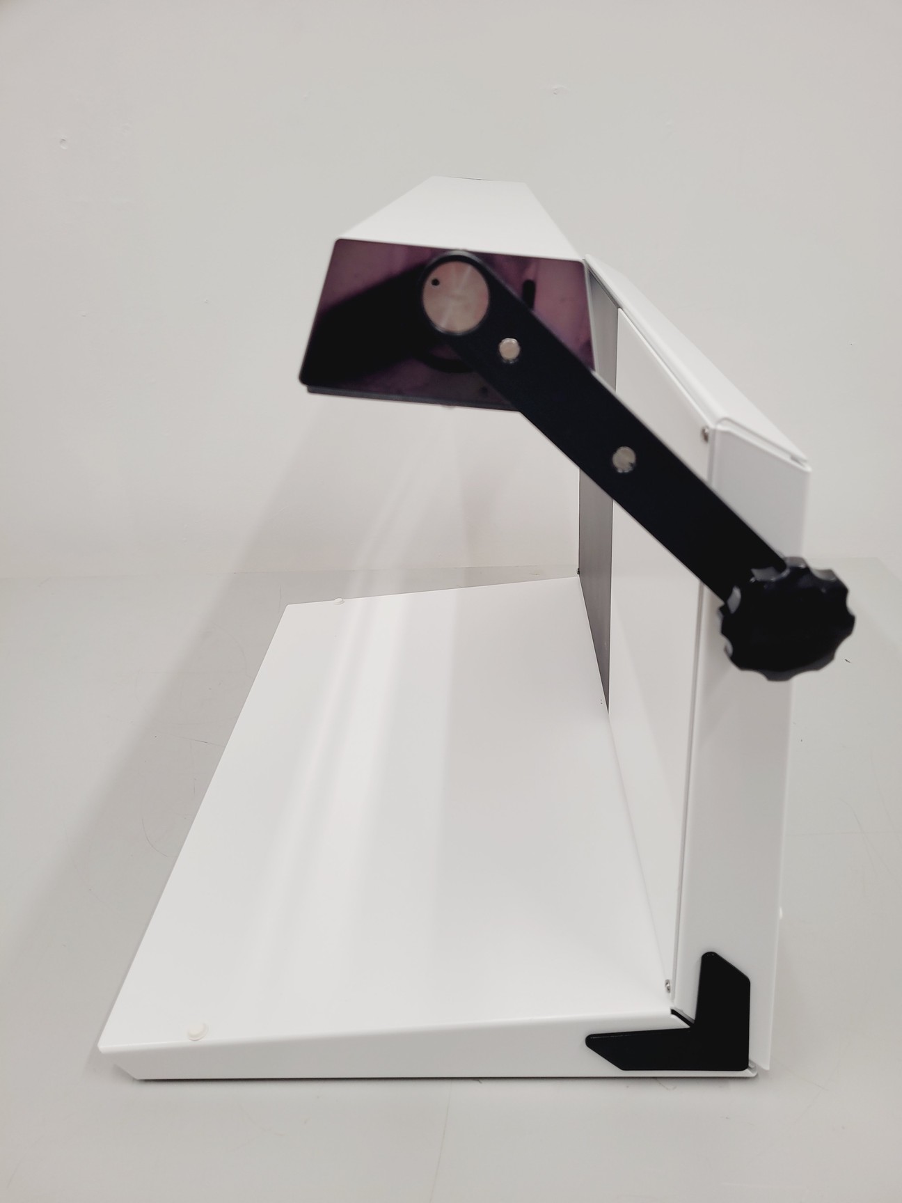 Image of Adelphi Apollo ll LED Liquid Inspection Viewer Lab