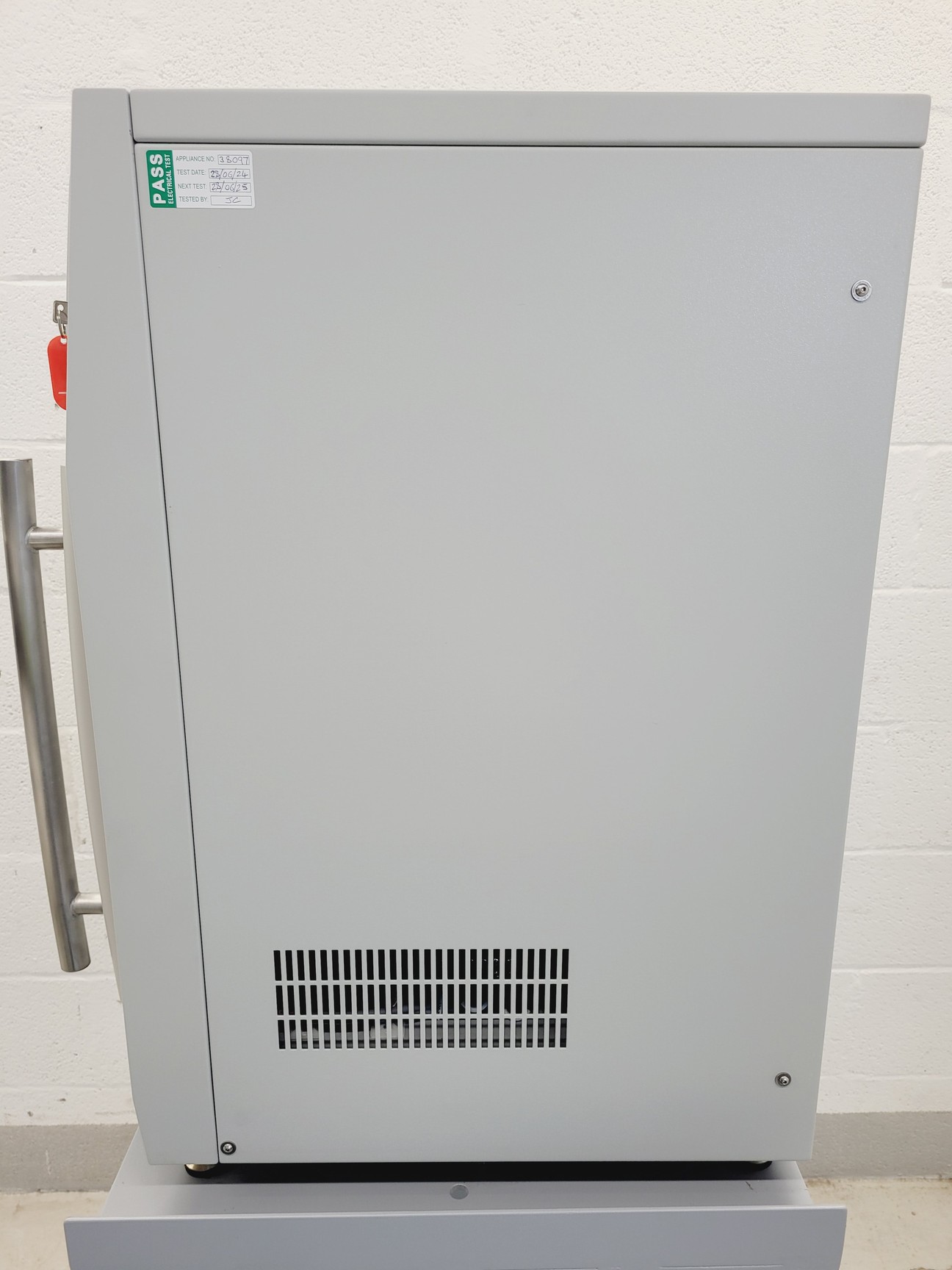 Image of Precision CellRad Benchtop X-Ray Irradiator With Trolley Lab