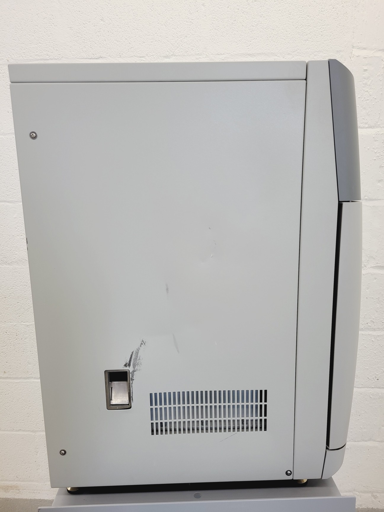 Image of Precision CellRad Benchtop X-Ray Irradiator With Trolley Lab