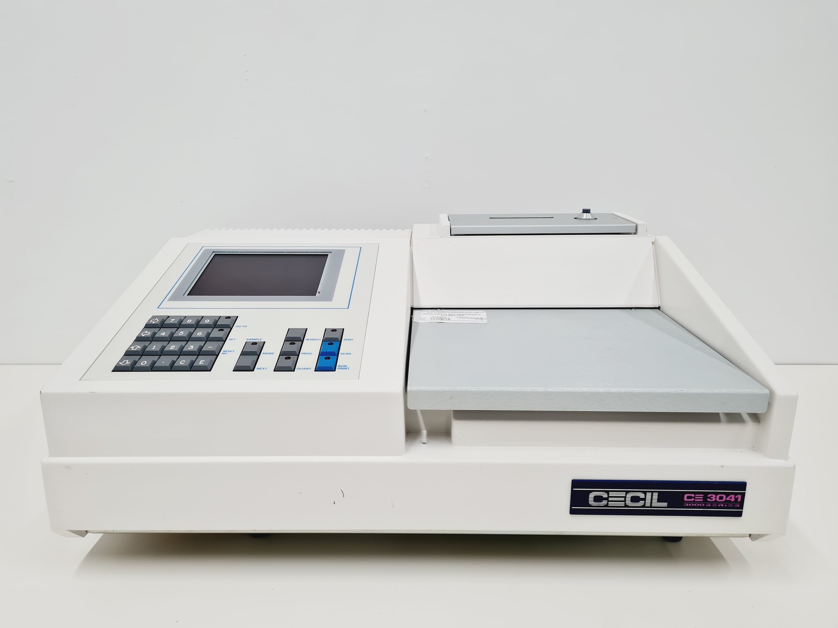 Image of Cecil CE 3041 3000 Series UV/VIS Spectrophotometer Lab