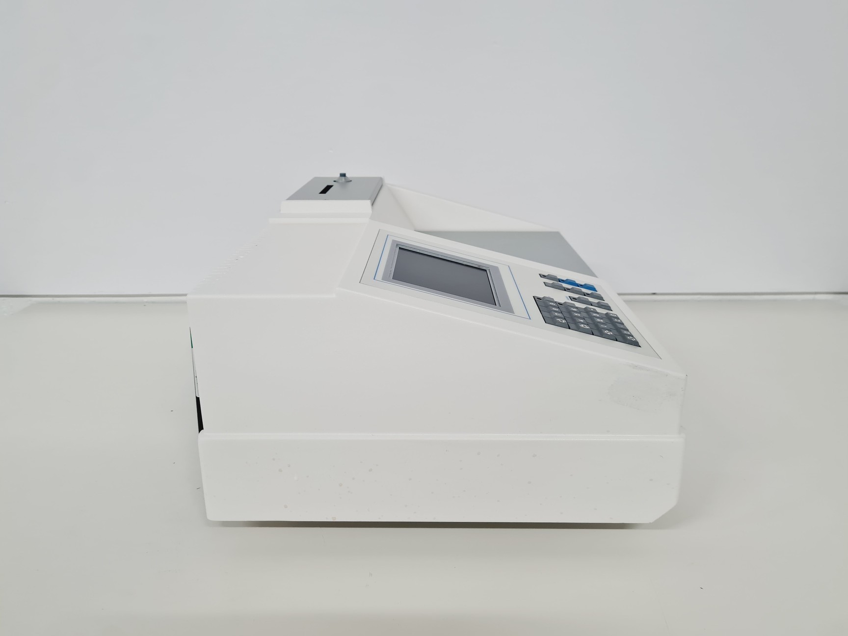 Image of Cecil CE 3041 3000 Series UV/VIS Spectrophotometer Lab