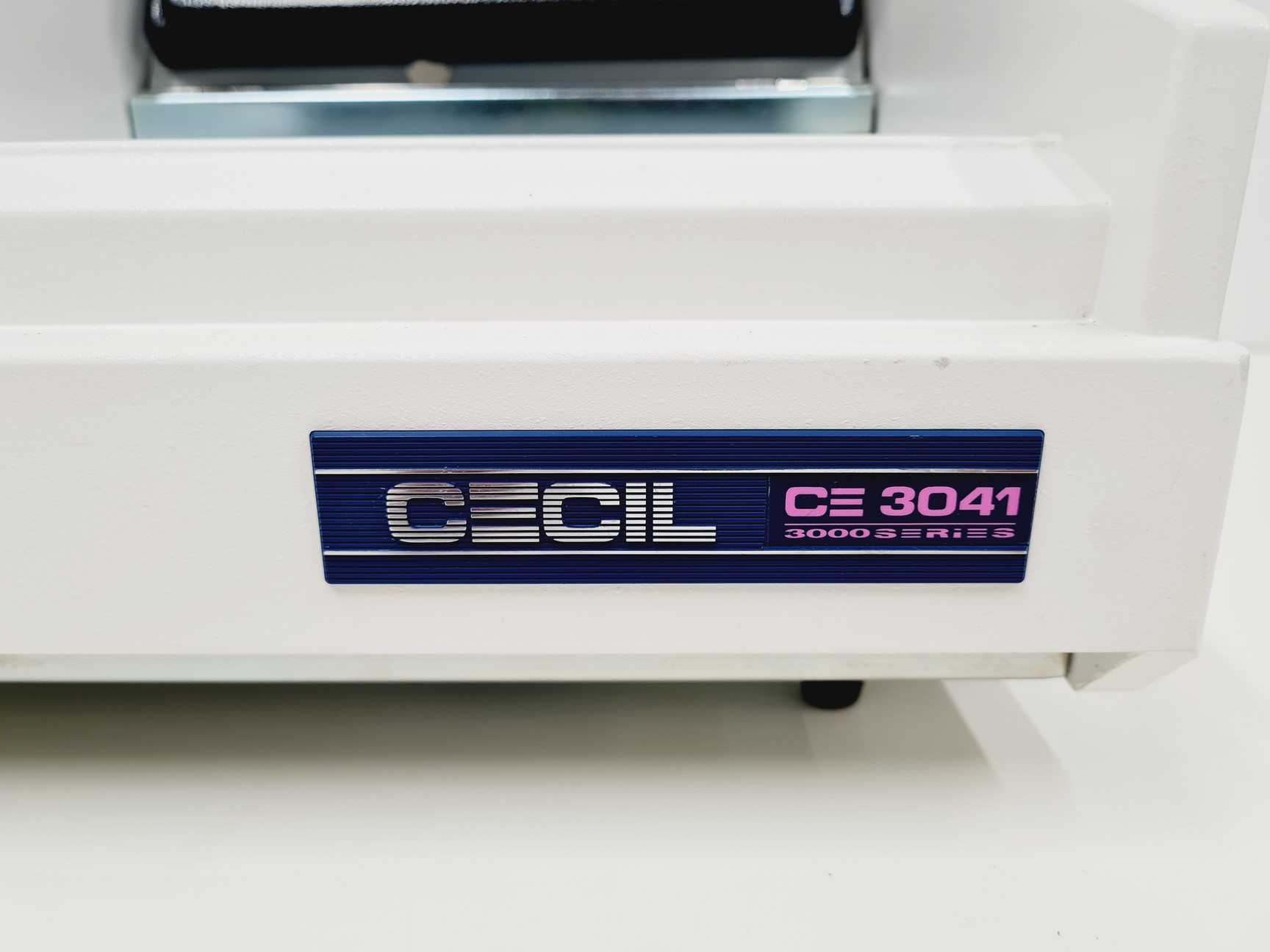 Image of Cecil CE 3041 3000 Series UV/VIS Spectrophotometer Lab