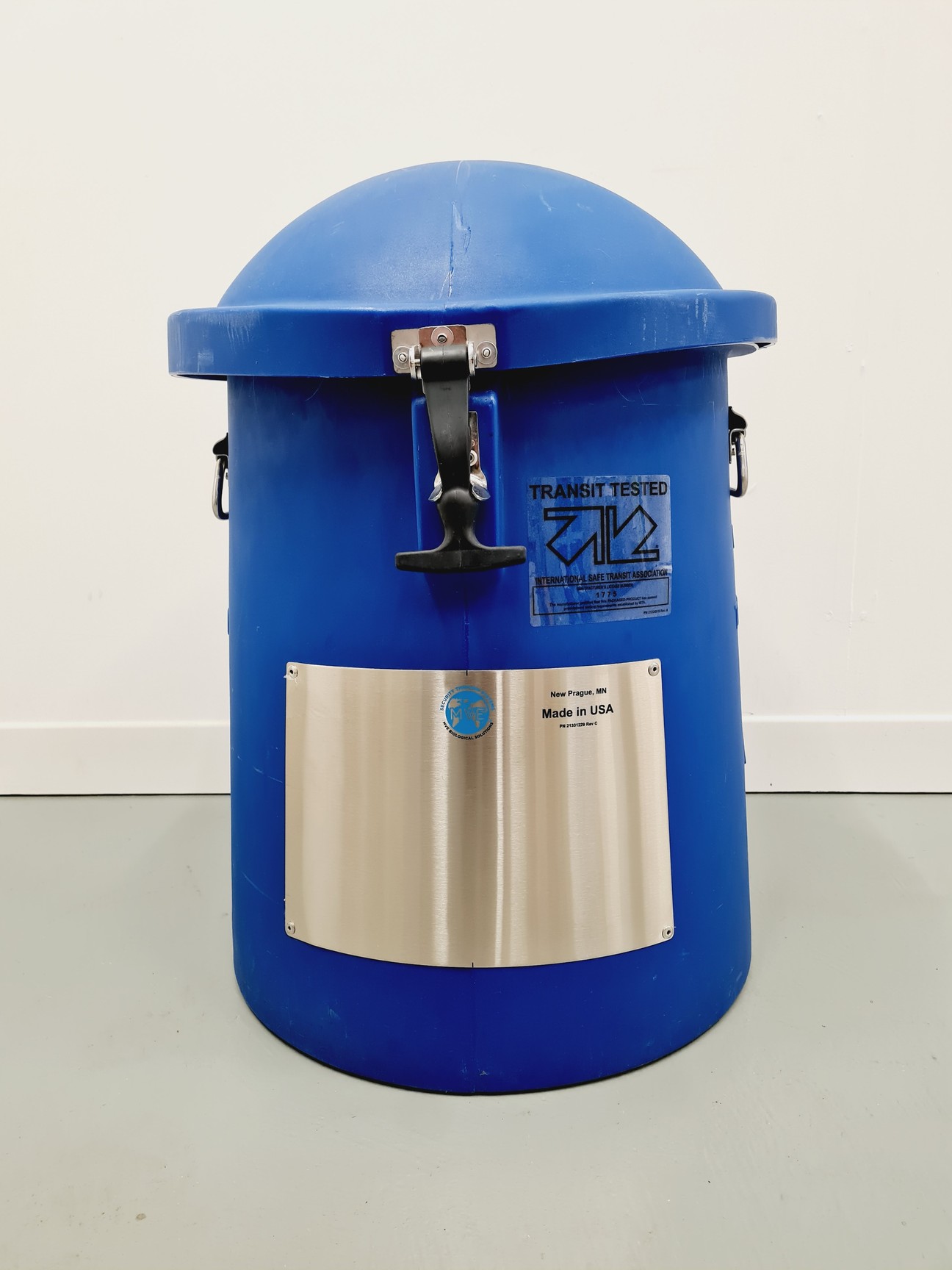 Image of MVE CryoShipper 8.5 ltr w/ ShipsLog 3 Temperature w/ Data Logger Lab