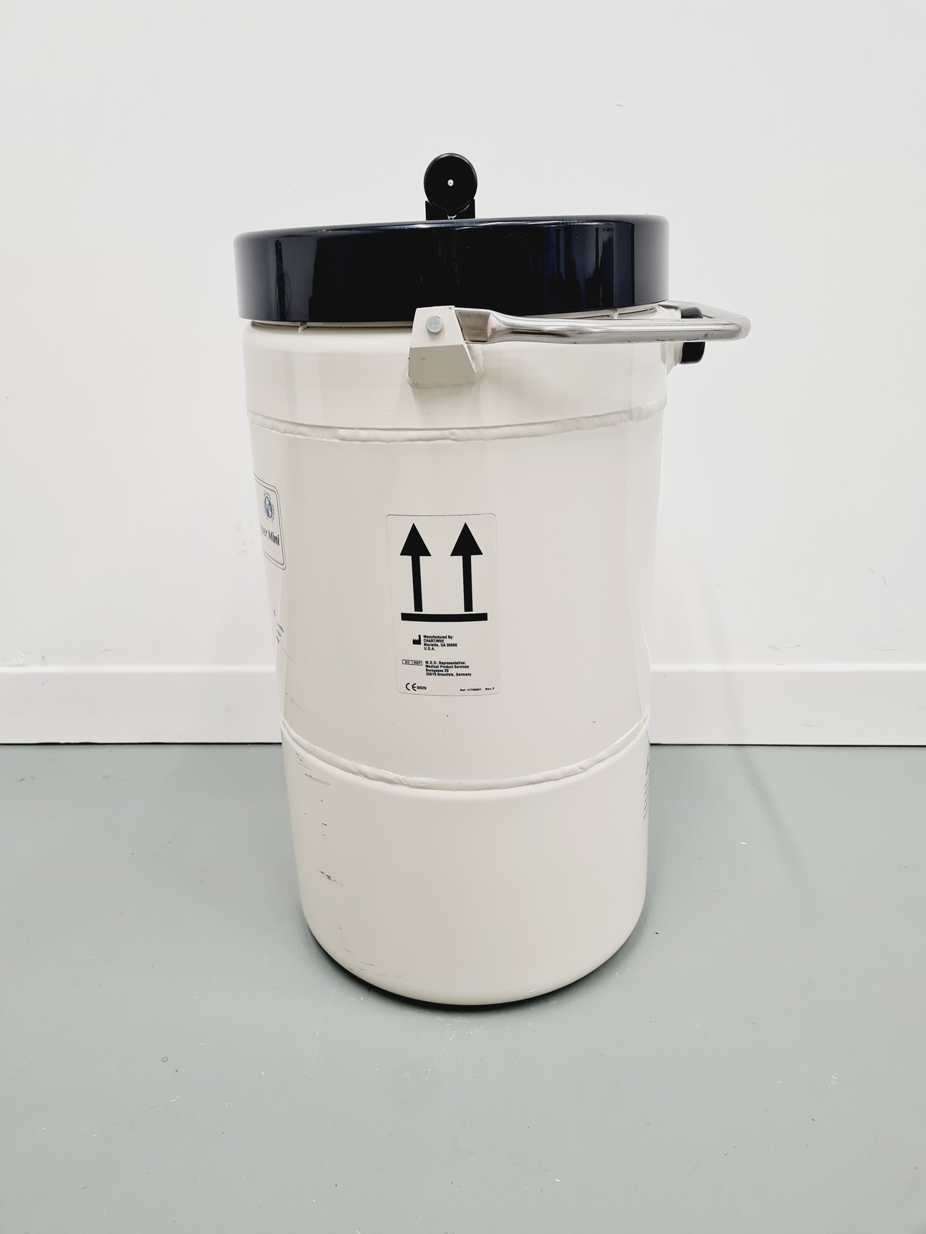 Image of MVE Cryo-Shipper Mini 5.9Ltr with ShipsLog 3 Temperature Data Logger Lab