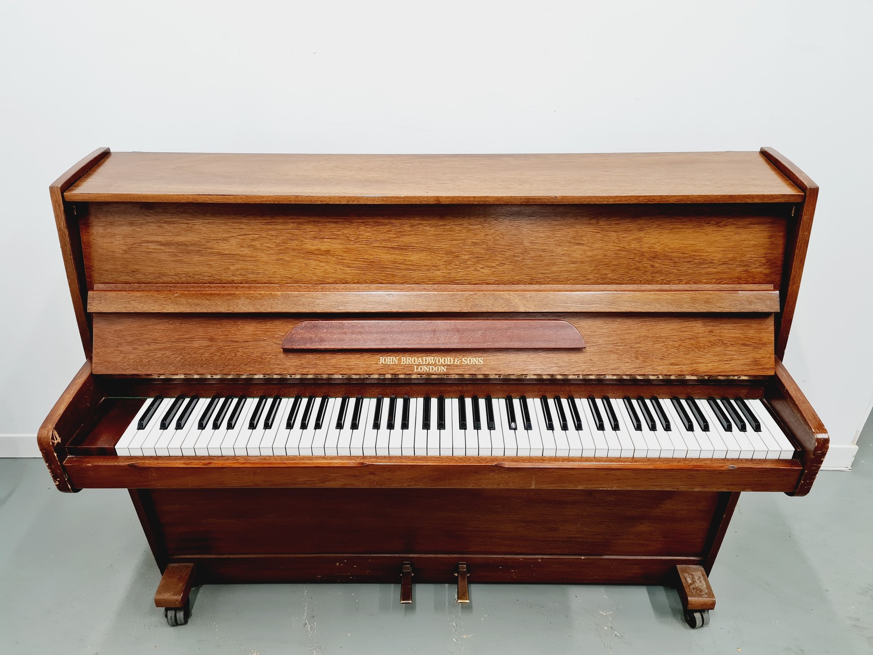 Image of John Broadwood & Sons Upright Piano 265670 1971