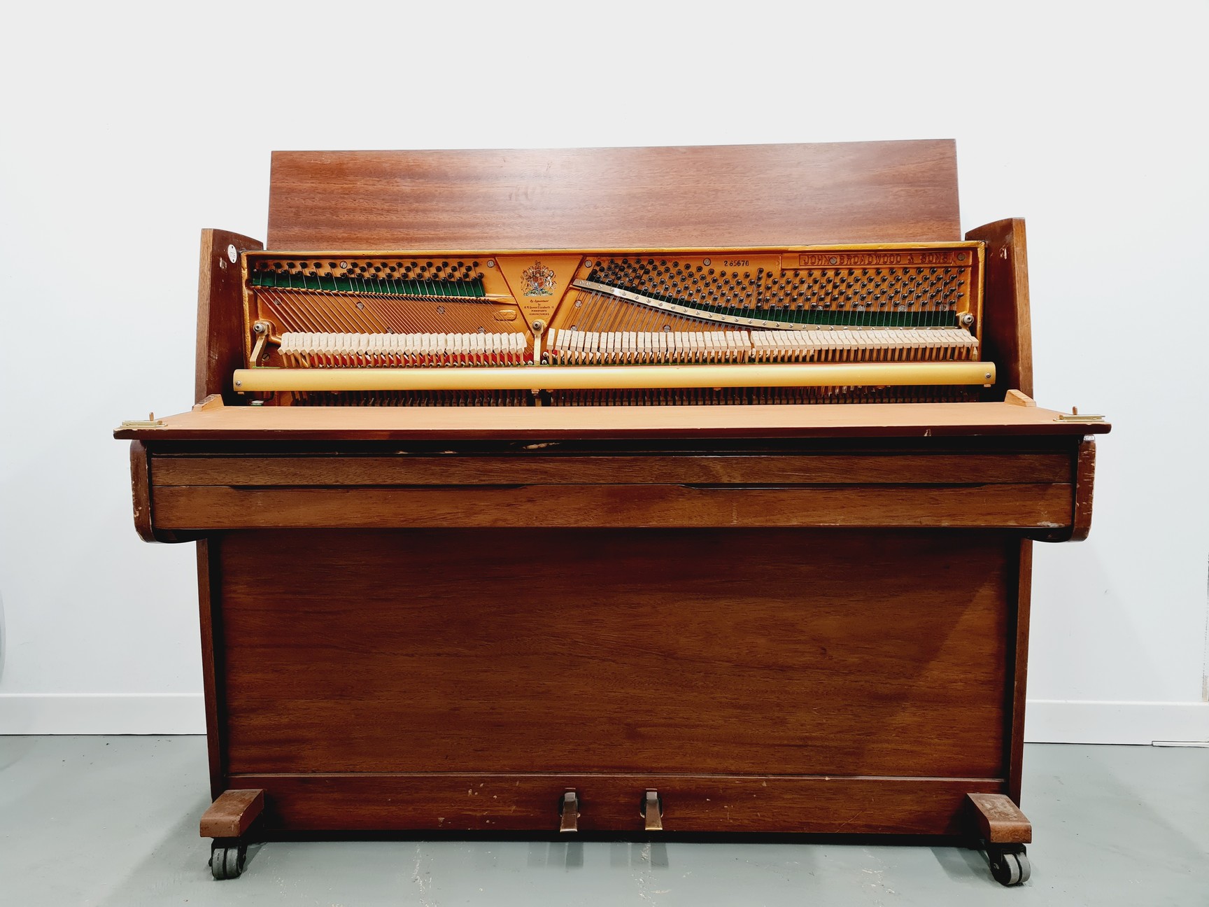Image of John Broadwood & Sons Upright Piano 265670 1971