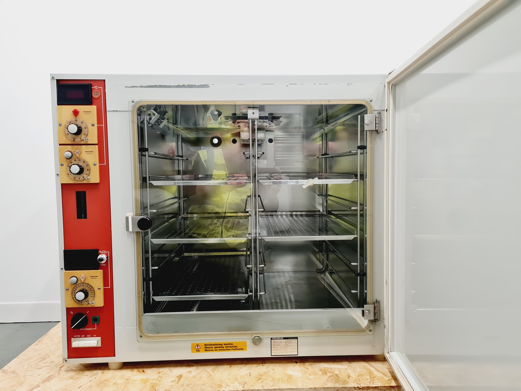 Image of Heraeus B5060 EK Co2 Incubator Lab