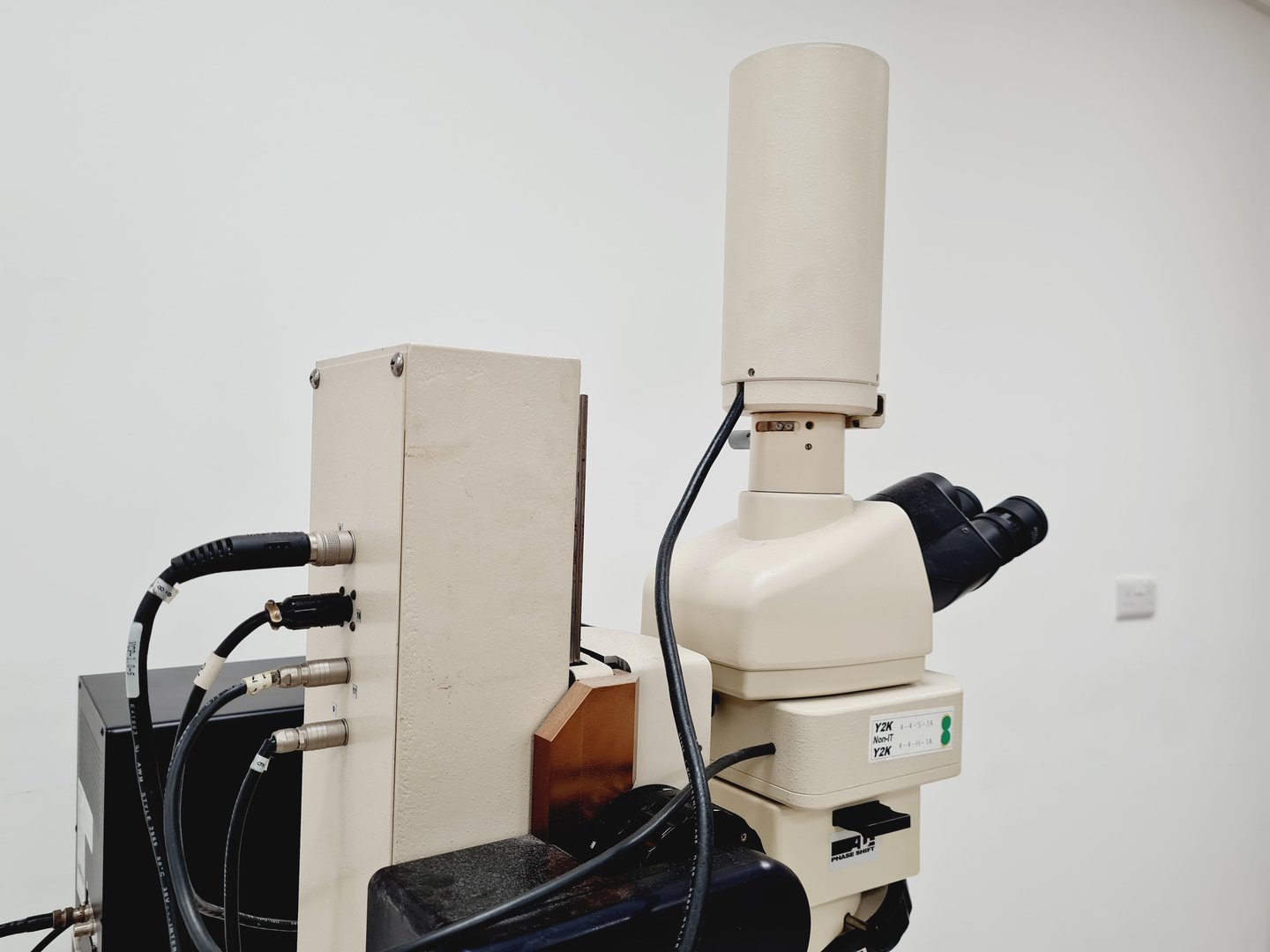 Image of ADE Phase Shift MicroXAM-100 Surface Profile Mapping Microscope Lab Faulty