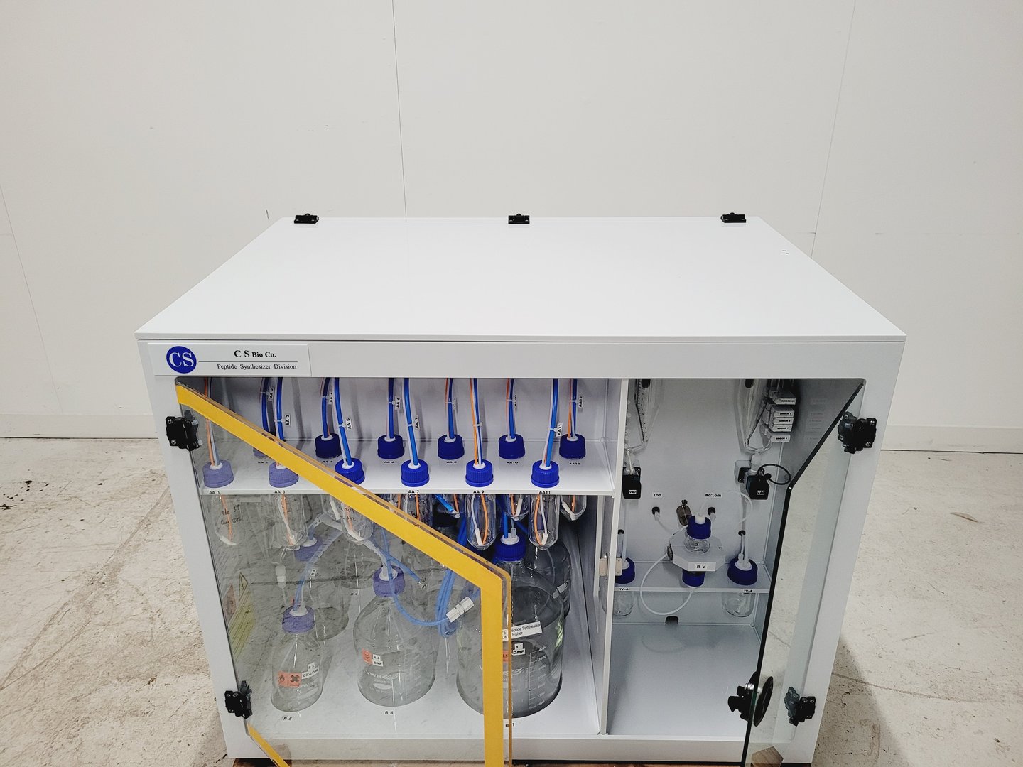 Image of CS Bio Co. Peptide Synthesizer Model CS136 Full Glassware Lab