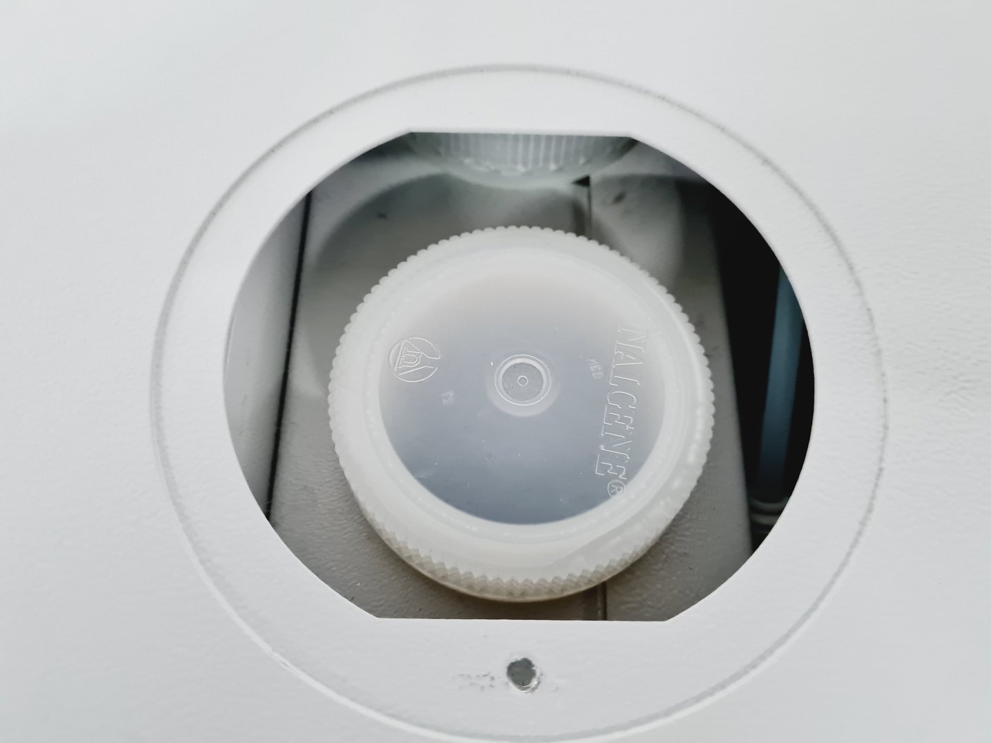 Image of PEAK Scientific Hydrogen Gas Generator PH600 Lab