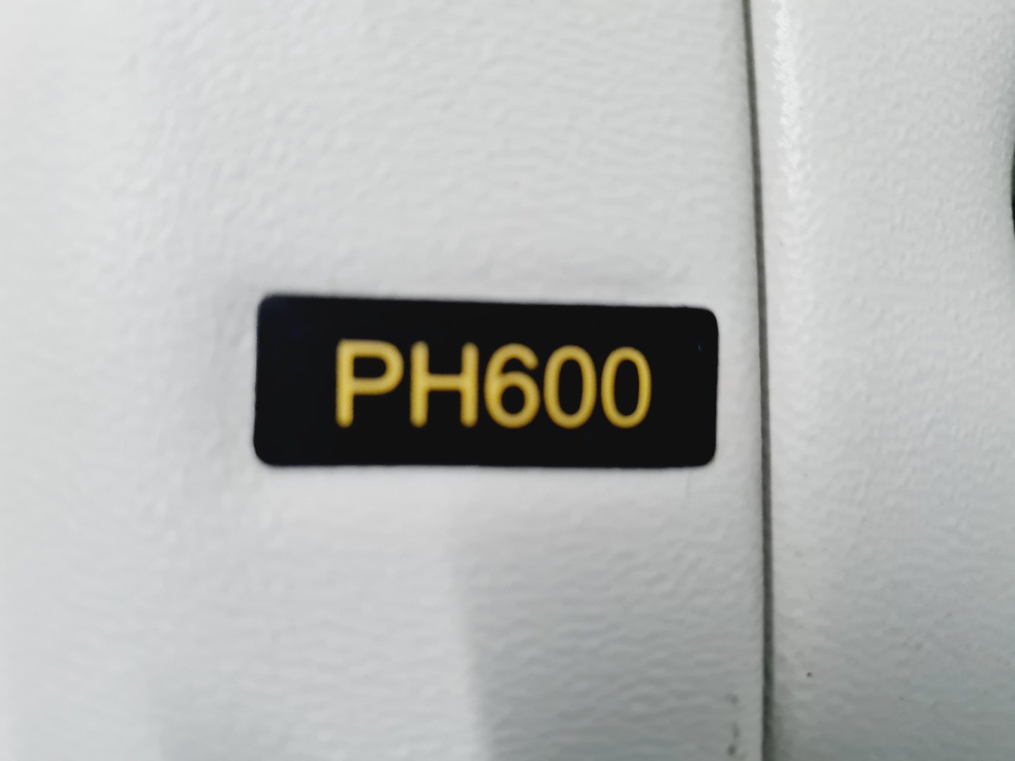 Image of PEAK Scientific Hydrogen Gas Generator PH600 Lab