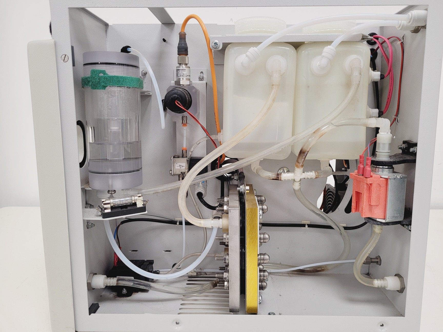 Image of PEAK Scientific Hydrogen Gas Generator PH600 Lab