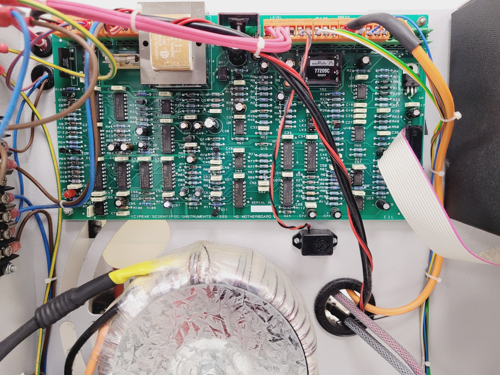 Image of PEAK Scientific Hydrogen Gas Generator PH600 Lab