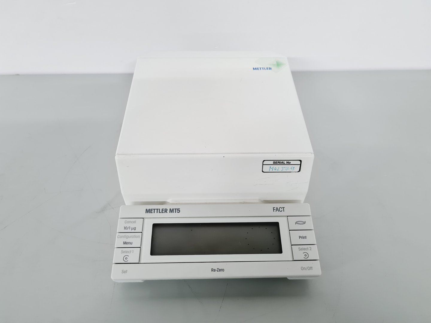 Image of Mettler Toledo MT5 Analytical Microbalance Lab