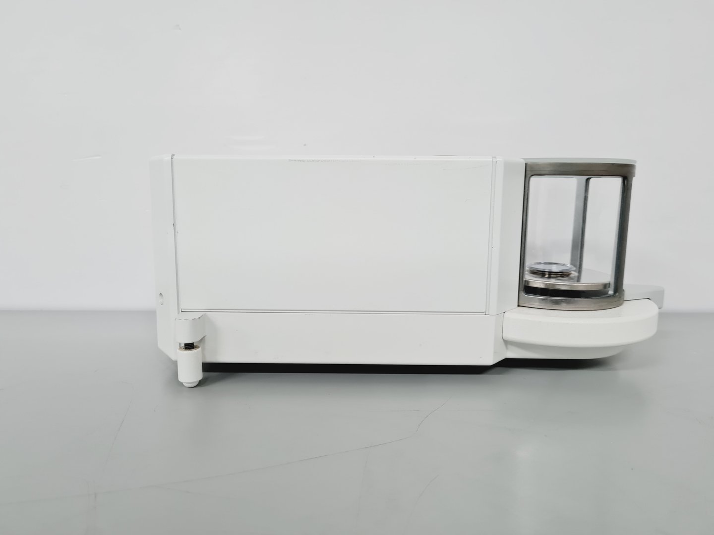 Image of Mettler Toledo MT5 Analytical Microbalance Lab